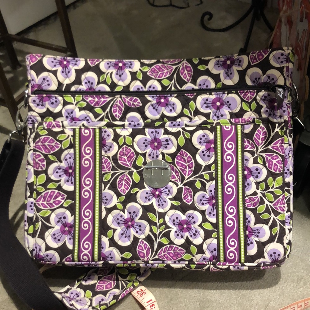 Vera Bradley, vintage business/valise type. Comes with a detachable strap - Picture 11 of 16